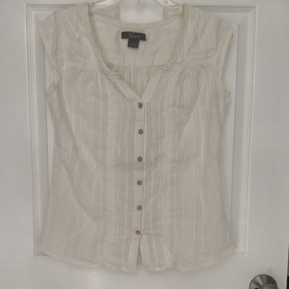 Natural Reflections White Embroidered Cap Sleeve Button Down Shirt S PRE-OWNED - Picture 1 of 10